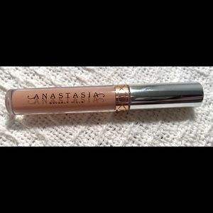 NWOT never used Anastasia Beverly Hills-Liquid Lipstick in shade Naked